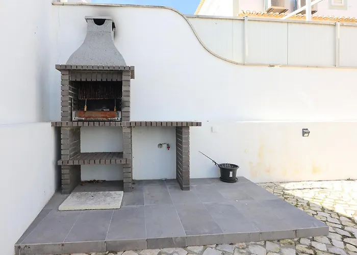 Villa Soares - Centro - For Families - By Bedzy *