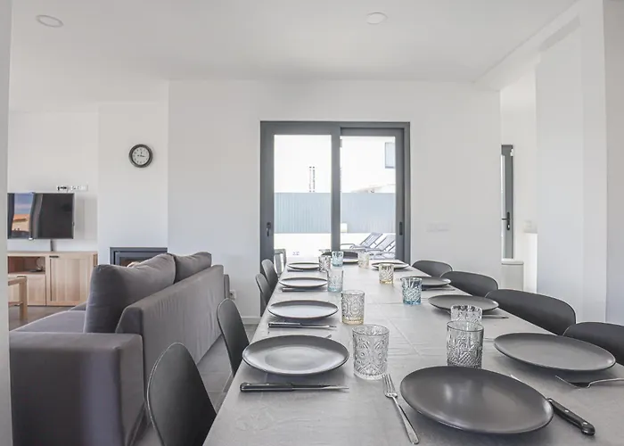 Soares - Centro - For Families - By Bedzy Villa *