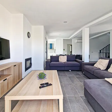 Soares - Centro - For Families - By Bedzy Villa
